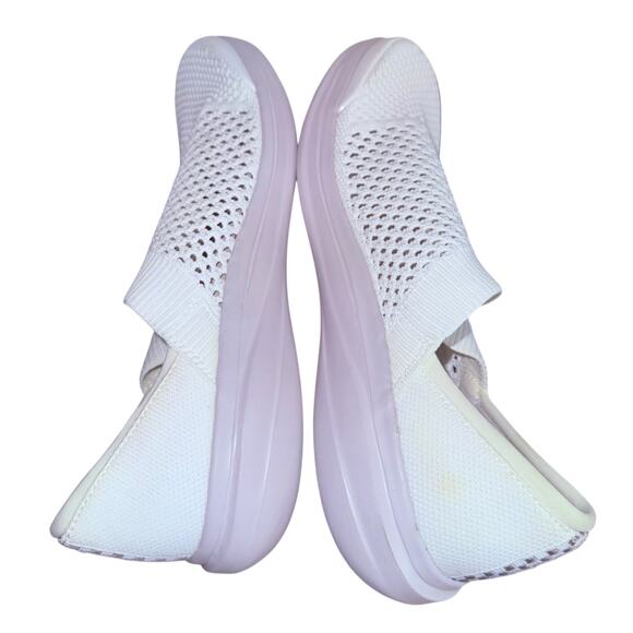 Naturalizer BZees Charlie White Knit Slip-on Comfort Sneaker size 9M - Picture 3 of 10